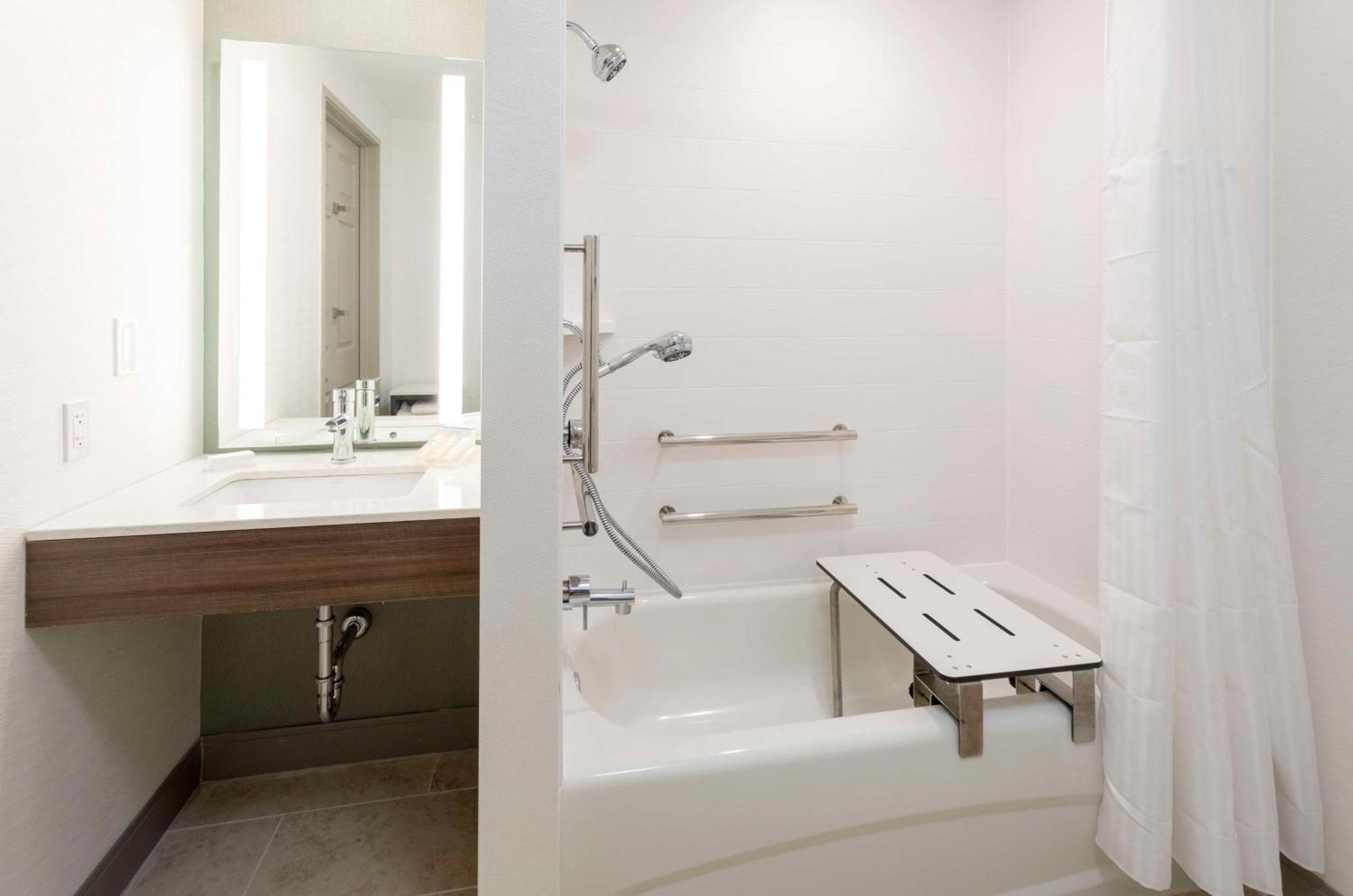 Hilton Garden Inn Minneapolis Saint Paul-Shoreview Bagian luar foto